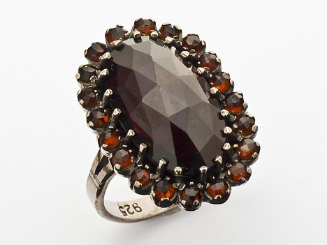 Goettgen Ring Granat 925