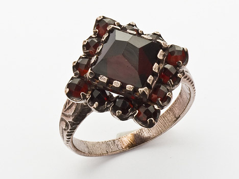 Goettgen Ring Granat 925