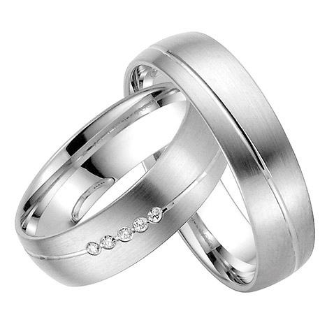 LOVE by Goettgen Trauringe Paar, Weiss 500 Palladium, Eheringe, bei Damenring inkl. 5 Brillanten