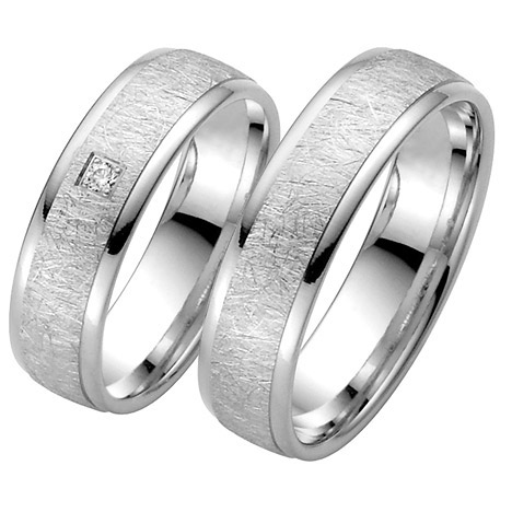LOVE by Goettgen Trauringe Paar, Weiss 500 Palladium, Eheringe, bei Damenring inkl. 1 Brillant
