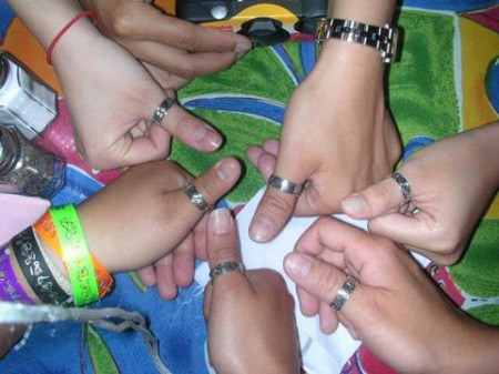 Ring Am Daumen Schmuckforum Wissen Rund Um Schmuck