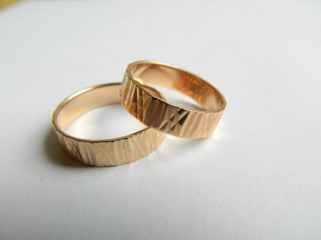 Russische Eheringe Aus Rotgold Schmuckforum Wissen Rund Um Schmuck