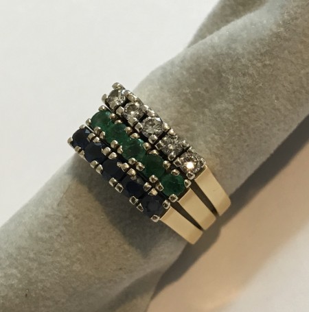 Drei Goldene Ringe Mit Je Funf Steinen Schmuckforum Wissen Rund Um Schmuck