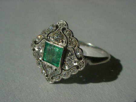 Alter Ring aus ??? mit Diamanten und Smaragd · Schmuckforum - Wissen rund  um Schmuck