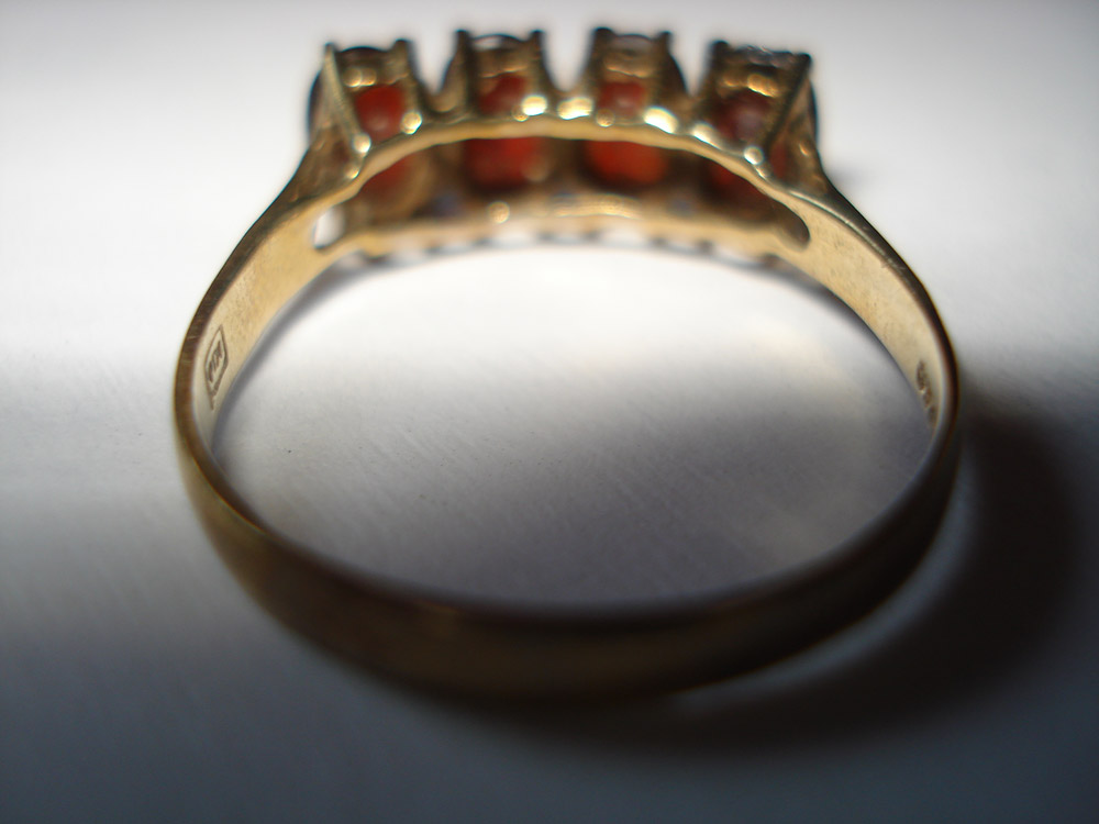 Wert Ring Erbstuck Aus Gold Mit Roten Steinen Rubine Schmuckforum Wissen Rund Um Schmuck