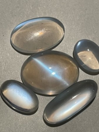Was ist das für ein (un)natürlicher Stein?