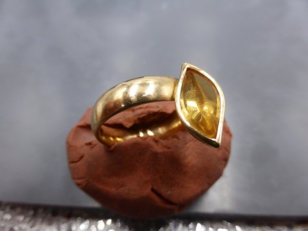 Aus Uhus Werkstatt Mai 2024. Malachitstäbchen 25x5x5