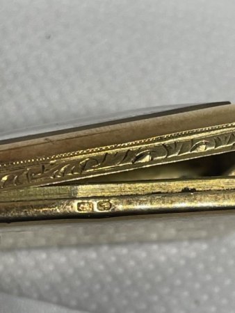 Alte Uhr in Gold