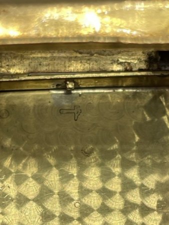 Alte Uhr in Gold