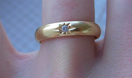 gold ring mit brilliant Kopie.jpg