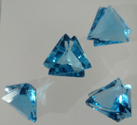 Blautopas beh. Swiss Blue Dreieck in Dreieck 9,5mm.JPG