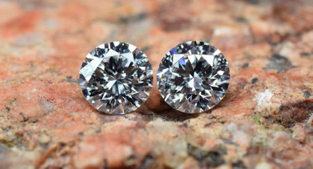 2x Diamant-Brillant, 0,50 Karat, Farbe D, Reinheit IF, Schliff 3x Exzellent, none, GIA, weiss,750px, Granit.jpg