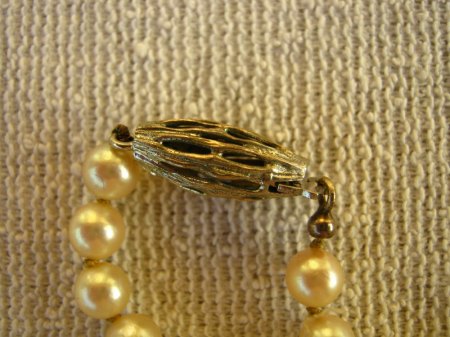 Perlenkette mit Verschluss aus Silber
