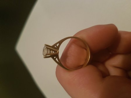 Schmuck Wertschätzung  Ring mit einem Stein 585 Gold