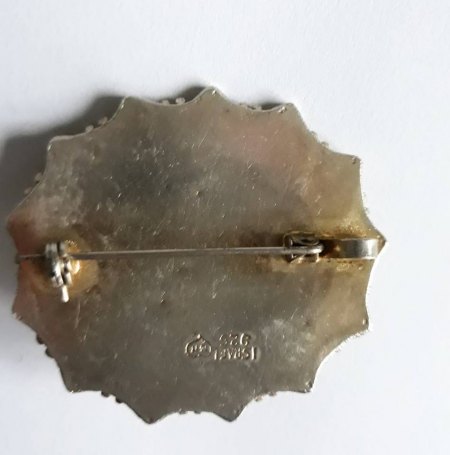 Ovale Brosche mit Koralle,925 Silber,vergoldet? Israel