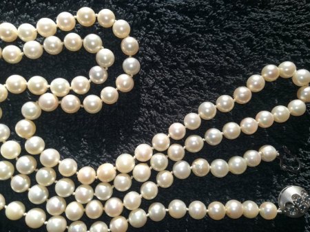 Echtheit einer Perlenkette feststellen