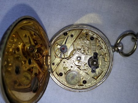 Alte Taschenuhr um 1860