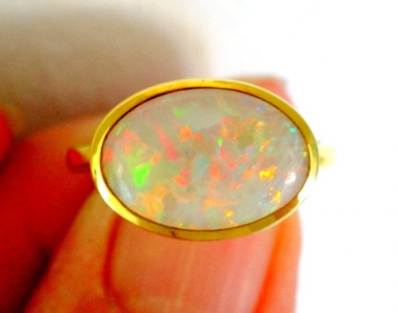 Edel-Opal - 750/Gelbgold-Ring zu verkaufen