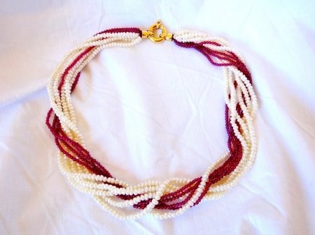 Klassisches Collier - Perlen, Granat,Gelbgoldschließe zu verkaufen