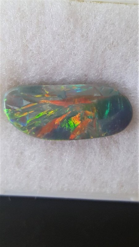 einzigartiger solid black Opal zu verkaufen