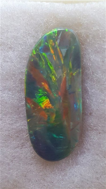 einzigartiger solid black Opal zu verkaufen