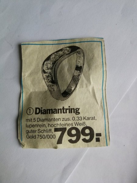 Ich biete einen 750er Ring mit 5 Diamanten