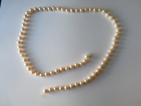 Wertbestimmung Perlenketten, Brosche, Ohrringe usw. aus Nachlässen