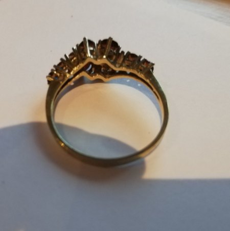 Granat(?)ring