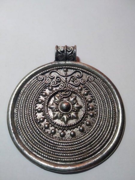 Altes Amulett aus Silber
