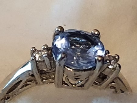 Sehr schöner Silberring 925 mit einem großen bläulichen Edelstein