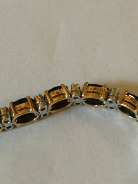 Jemand Interesse an Safir/Diamanten (??) Armband (Modeschmuck)