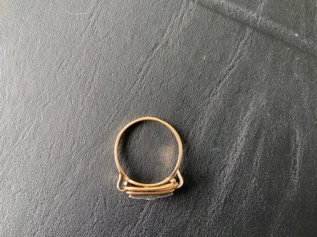 Ring 585 Gold mit 3 Steinen