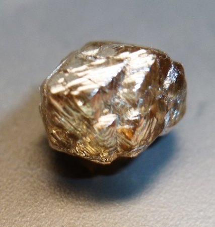 (Verkaufe) 2 Rohdiamanten fancy light brown gesamt 6.05ct