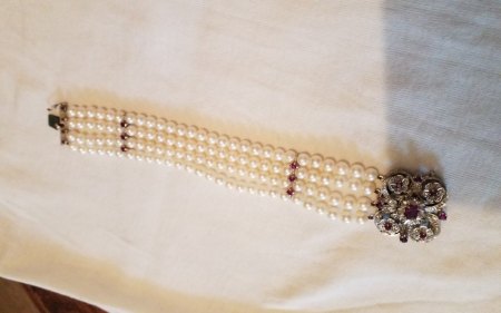 Schätzung des Verkaufswertes Perlen Armband