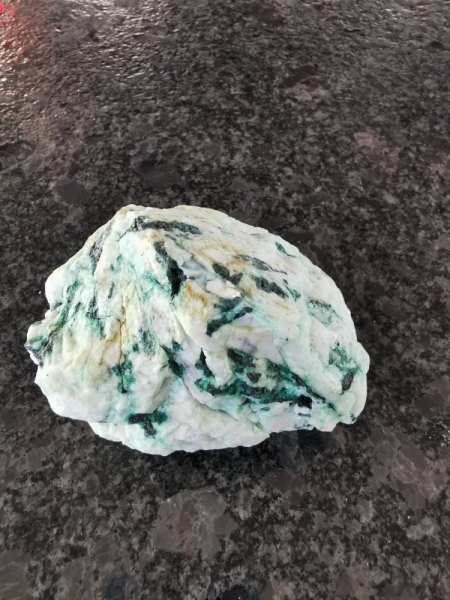 Hilfe beim Stein bestimmen (grün / weiß)