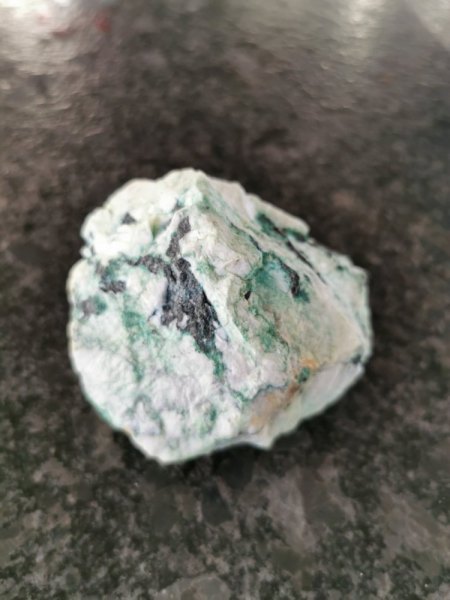 Hilfe beim Stein bestimmen (grün / weiß)