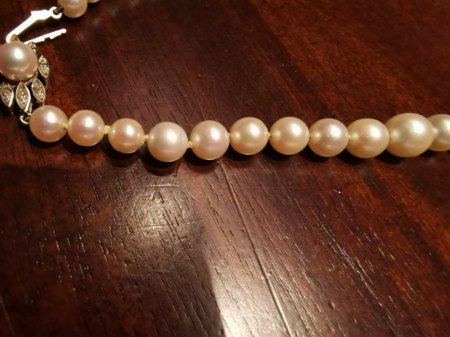 Bitte um Bewertung (Wert + Perlenart) einer Perlenkette mit Verschluss