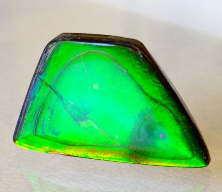 Neongrüner Ammolit aus Goldschmiede zu verkaufen