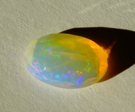 Welo Opal - oval facettiert - 1,9 Carat aus Goldschmiede zu verkaufen
