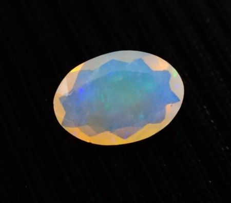 Welo Opal - oval facettiert - 1,9 Carat aus Goldschmiede zu verkaufen