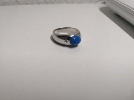 Ring mit blauen Stein, was könnte es sein?