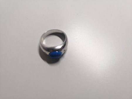 Ring mit blauen Stein, was könnte es sein?