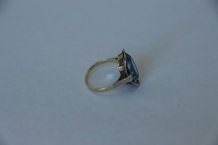 Ring mit blauem Stein - welcher Stein ist das und lohnt sich eine neue Fassung?