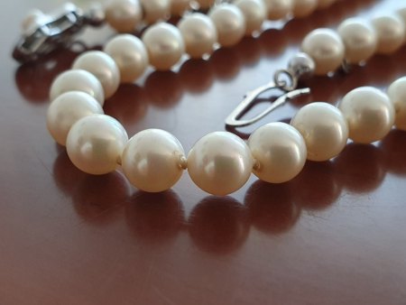 Perlenkette aus Mutters Nachlass