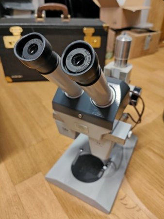 Zeiss 475002 Mikroskop mit Zubehör abzugeben