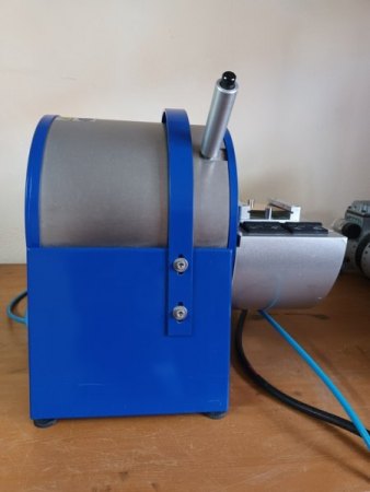 Verkaufe LUKADENT (Indutherm) MC15 Vakuum-Druckgussgerät incl. Wasserkühlung, Oil-Less Piston Vakuum-Pumpe 7000€