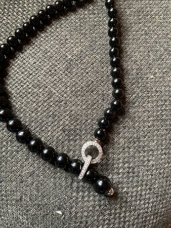 Schwarze Perlenkette