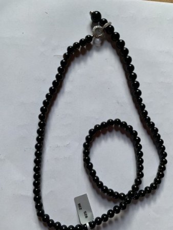 Schwarze Perlenkette