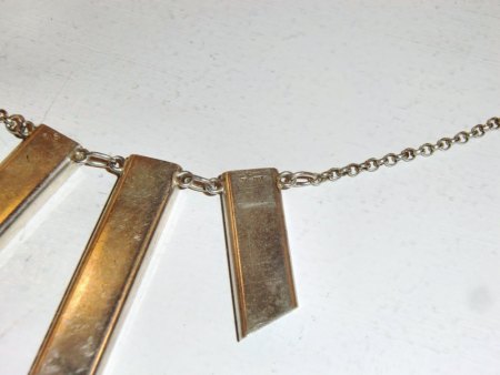 Halskette 835 Silber mit unbekannten Punzen "ESP" und Stempel - drei schwarze eingefasste Elemente