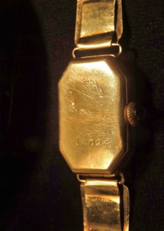 Damenuhr 585er Gold mit ETA-Uhrwerk Kaliber 370 - Kennt jemand den Hersteller dieser Armbanduhr?